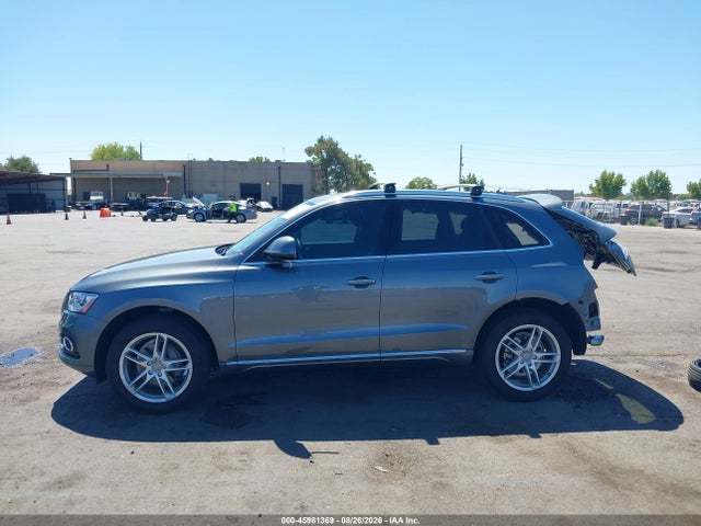 Audi Q5 2.0t Premium 2017 WA1L2AFP5HA030001 Image 14