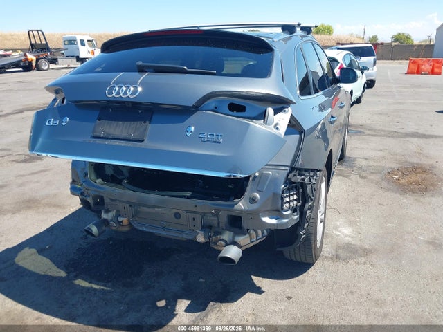 Audi Q5 2.0t Premium 2017 WA1L2AFP5HA030001 Image 4