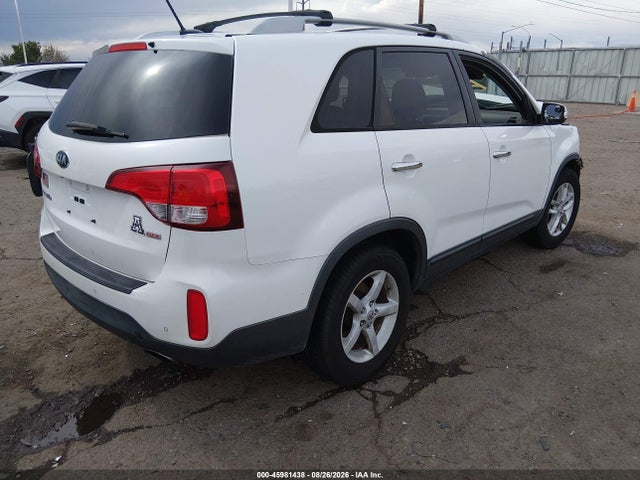 KIA SORENTO LX 2014 5XYKT3A65EG503187 Image 4