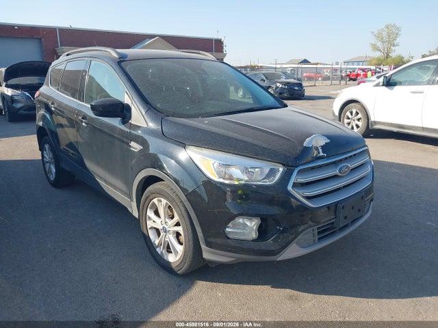 45981516 :رقم المزاد ، 1FMCU0GD3JUA72777 vin ، 2018 Ford Escape Se مزاد بيع