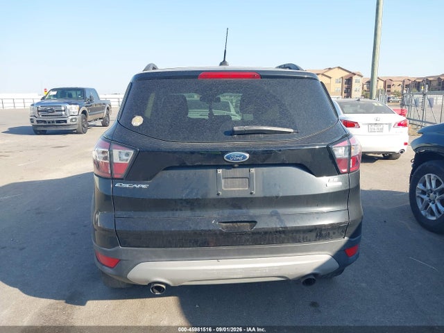 45981516 :رقم المزاد ، 1FMCU0GD3JUA72777 vin ، 2018 Ford Escape Se مزاد بيع