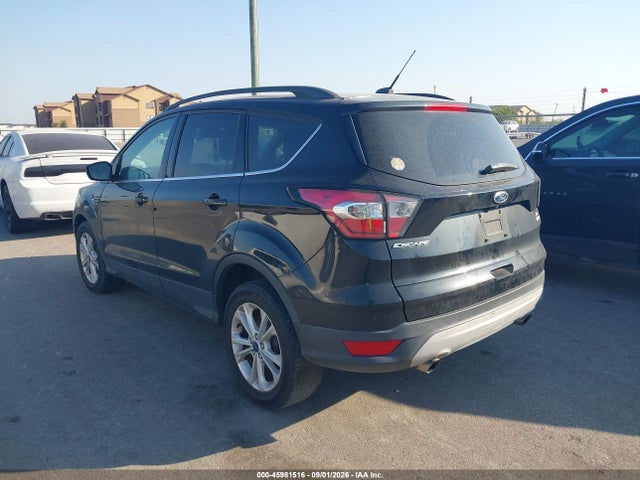 45981516 :رقم المزاد ، 1FMCU0GD3JUA72777 vin ، 2018 Ford Escape Se مزاد بيع