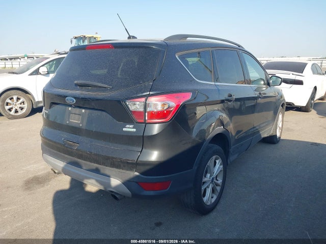45981516 :رقم المزاد ، 1FMCU0GD3JUA72777 vin ، 2018 Ford Escape Se مزاد بيع