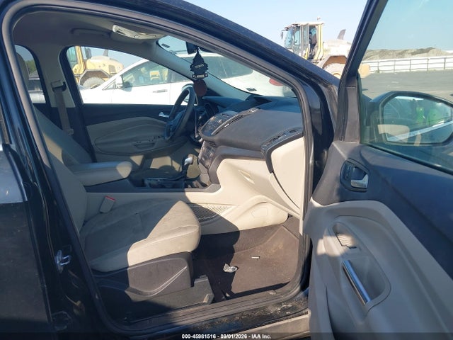 45981516 :رقم المزاد ، 1FMCU0GD3JUA72777 vin ، 2018 Ford Escape Se مزاد بيع