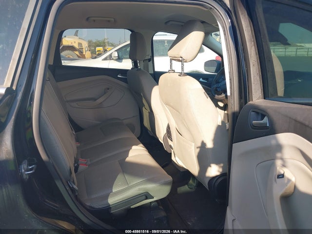 45981516 :رقم المزاد ، 1FMCU0GD3JUA72777 vin ، 2018 Ford Escape Se مزاد بيع