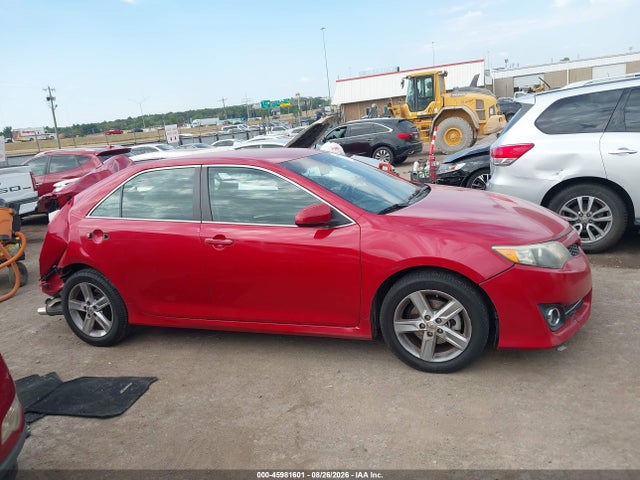 2014 Toyota Camry Se მანქანა იყიდება აუქციონზე, vin: 4T1BF1FK8EU828119, აუქციონის ნომერი: 45981601
