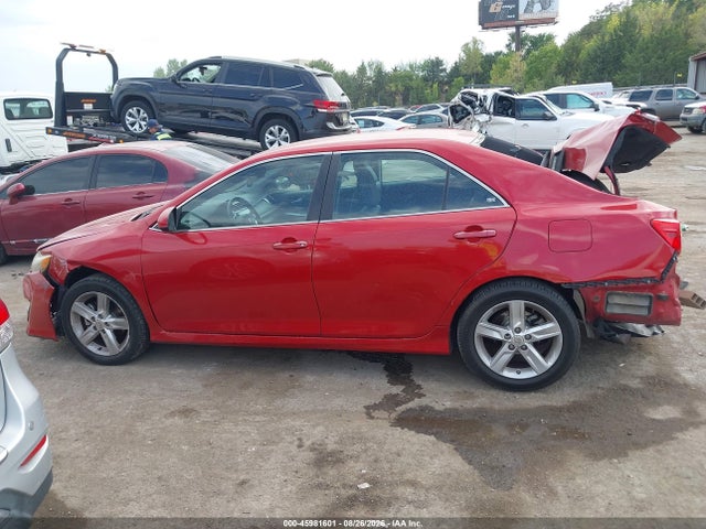 2014 Toyota Camry Se მანქანა იყიდება აუქციონზე, vin: 4T1BF1FK8EU828119, აუქციონის ნომერი: 45981601