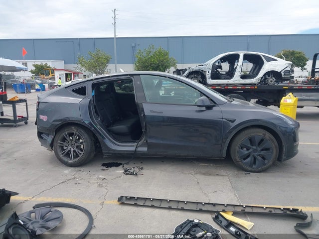 Продажа на аукционе авто 2025 Tesla Model Y Long Range Dual Motor All-wheel Drive, vin: 7SAYGDEEXSF241159, номер лота: 45981701