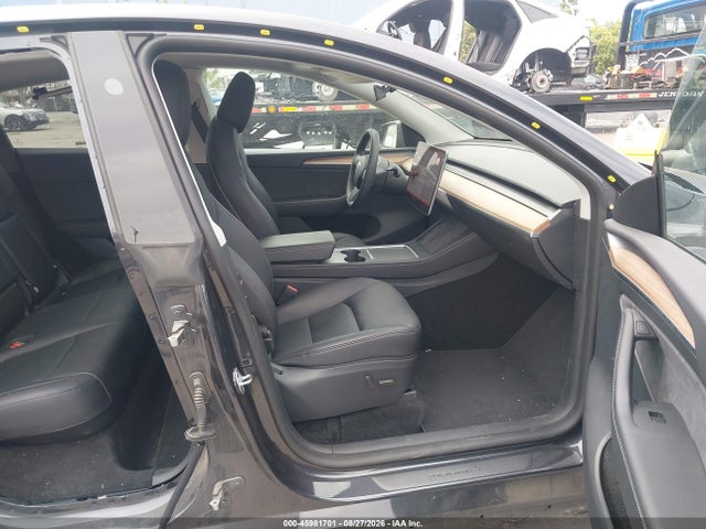 Продажа на аукционе авто 2025 Tesla Model Y Long Range Dual Motor All-wheel Drive, vin: 7SAYGDEEXSF241159, номер лота: 45981701