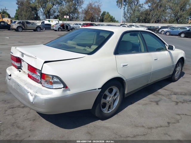 45981789 :رقم المزاد ، JT8BF28G415108967 vin ، 2001 Lexus Es 300 مزاد بيع