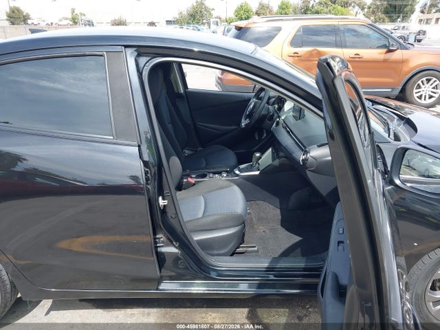 Продаж на аукціоні авто 2019 Toyota Yaris Le, vin: 3MYDLBYV6KY513865, номер лоту: 45981807