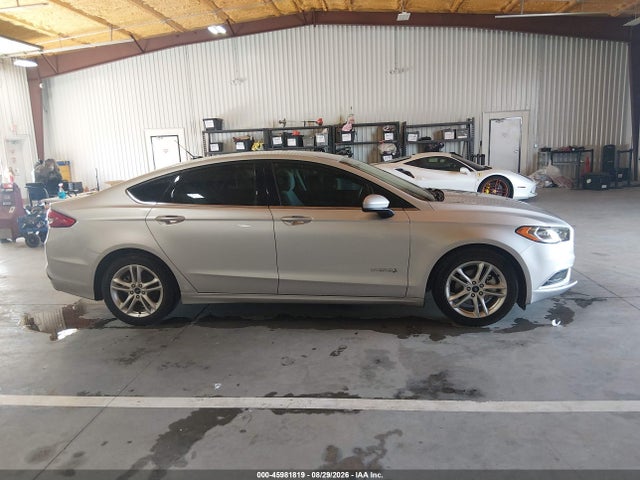 Продажа на аукционе авто 2018 Ford Fusion Hybrid S, vin: 3FA6P0UU9JR235913, номер лота: 45981819