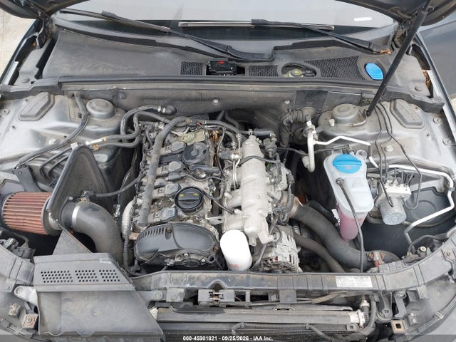 45981821 :رقم المزاد ، WAUBFAFL0FN009532 vin ، 2015 Audi A4 2.0t Premium مزاد بيع