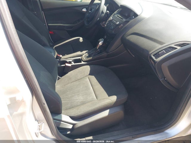 1FADP3F24HL296406 Ford FOCUS SE