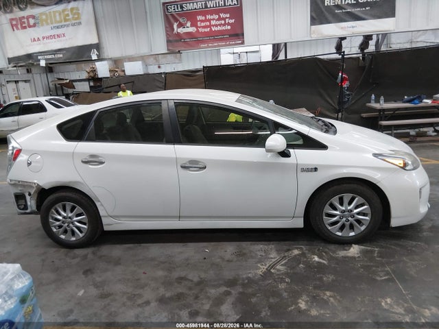 Toyota PRIUS PLUG-IN 2014 JTDKN3DPXE3060215 Image 14