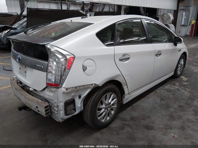 Toyota PRIUS PLUG-IN 2014 JTDKN3DPXE3060215 Image 4
