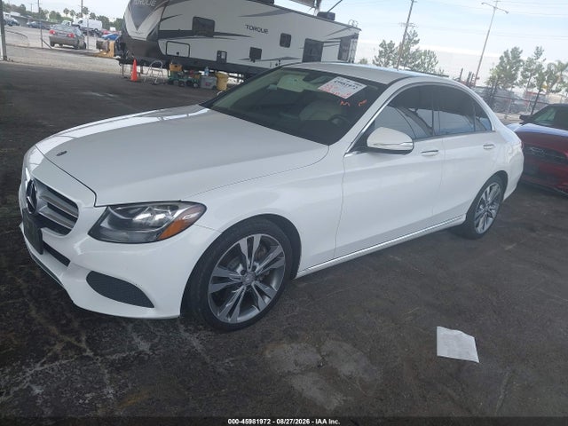 45981972 :رقم المزاد ، 55SWF4JB6FU043234 vin ، 2015 Mercedes-benz C 300 مزاد بيع
