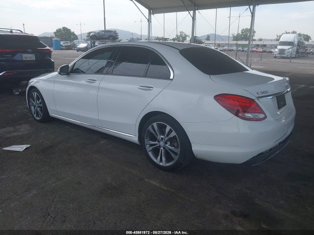 45981972 :رقم المزاد ، 55SWF4JB6FU043234 vin ، 2015 Mercedes-benz C 300 مزاد بيع