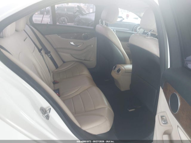 45981972 :رقم المزاد ، 55SWF4JB6FU043234 vin ، 2015 Mercedes-benz C 300 مزاد بيع