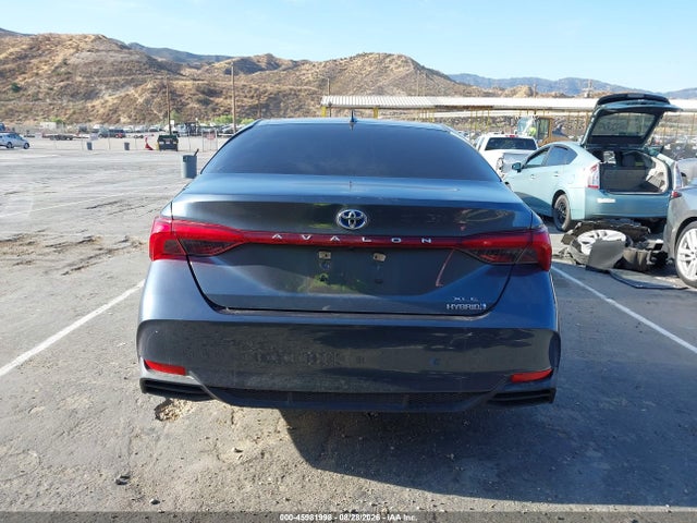 45981998 :رقم المزاد ، 4T1JA1AB7NU015811 vin ، 2022 Toyota Avalon Xle Hybrid مزاد بيع