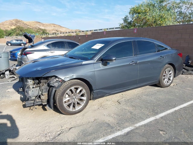 45981998 :رقم المزاد ، 4T1JA1AB7NU015811 vin ، 2022 Toyota Avalon Xle Hybrid مزاد بيع
