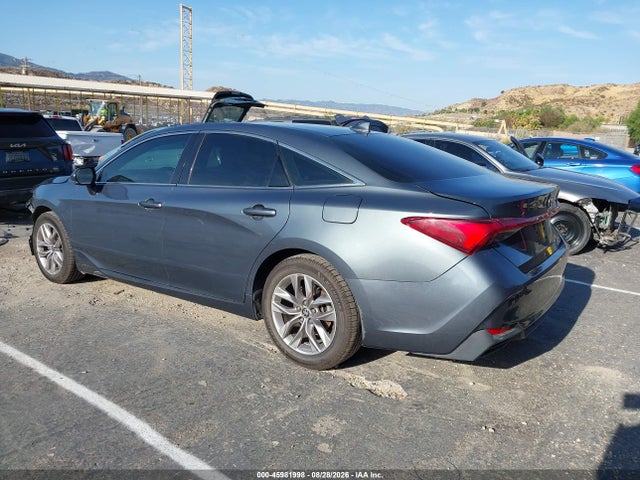 45981998 :رقم المزاد ، 4T1JA1AB7NU015811 vin ، 2022 Toyota Avalon Xle Hybrid مزاد بيع