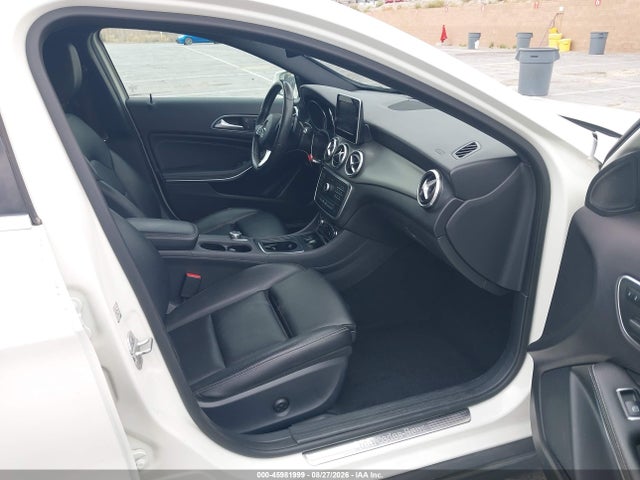 WDCTG4EB3HJ307656 Mercedes-Benz GLA 250