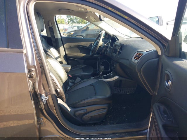 45982231 :رقم المزاد ، 3C4NJCBB2KT699771 vin ، 2019 Jeep Compass Latitude Fwd مزاد بيع