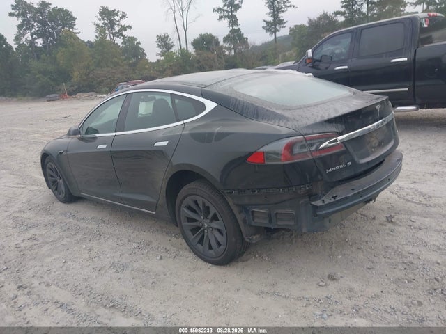 Продажа на аукционе авто 2018 Tesla Model S, vin: 5YJSA1E2XJF273374, номер лота: 45982233