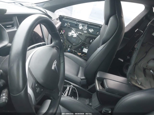 Продажа на аукционе авто 2018 Tesla Model S, vin: 5YJSA1E2XJF273374, номер лота: 45982233