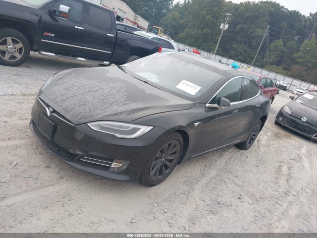 Продажа на аукционе авто 2018 Tesla Model S, vin: 5YJSA1E2XJF273374, номер лота: 45982233