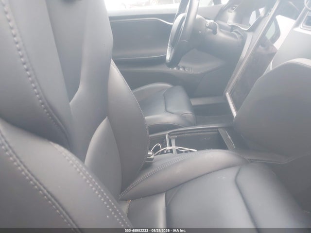 Продажа на аукционе авто 2018 Tesla Model S, vin: 5YJSA1E2XJF273374, номер лота: 45982233
