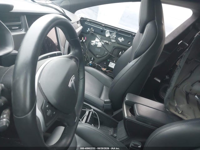 Продажа на аукционе авто 2018 Tesla Model S, vin: 5YJSA1E2XJF273374, номер лота: 45982233