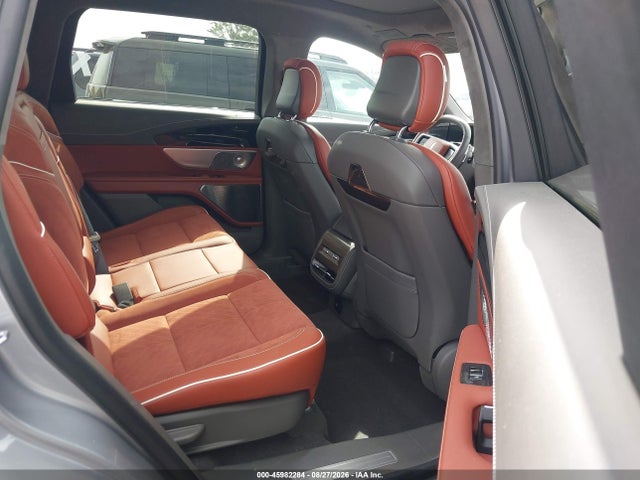 Lincoln Nautilus Black Label 2025 5LMPJ9J49SJ963423 Image 8