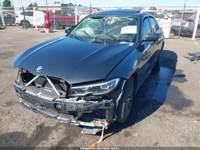 BMW 330I 2019 3MW5R1J57K8B02364 Image 2