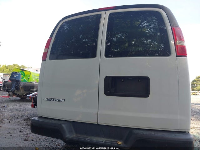 2018 Chevrolet Express 2500 Work Van მანქანა იყიდება აუქციონზე, vin: 1GCWGBFP1J1257167, აუქციონის ნომერი: 45982381