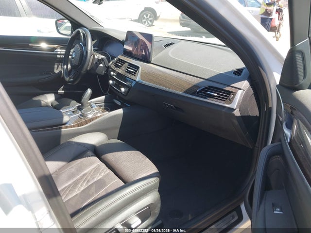 WBA13AG05MCF31349 BMW 530e