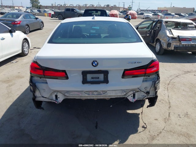 WBA13AG05MCF31349 BMW 530e