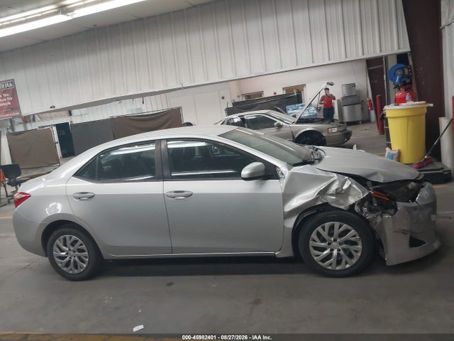 Toyota COROLLA LE 2018 2T1BURHE1JC034327 Image 13