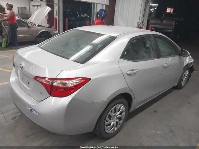 Toyota COROLLA LE 2018 2T1BURHE1JC034327 Image 4