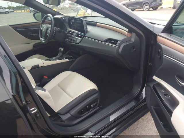 2024 Lexus Es 300h მანქანა იყიდება აუქციონზე, vin: 58ADA1C15RU038925, აუქციონის ნომერი: 45982441