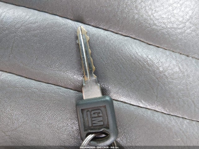 Продаж на аукціоні авто 2000 Chevrolet K2500, vin: 1GCGK24R4YR209388, номер лоту: 45982809