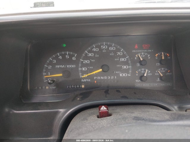 Продаж на аукціоні авто 2000 Chevrolet K2500, vin: 1GCGK24R4YR209388, номер лоту: 45982809