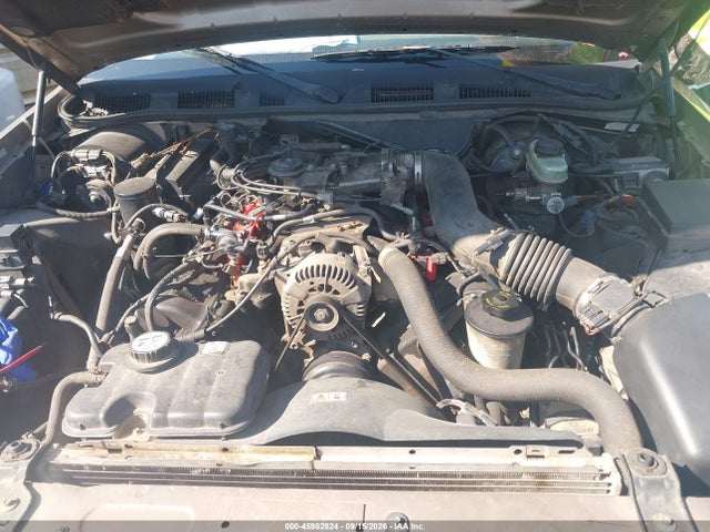 45982824 :رقم المزاد ، 2MEFM74W22X657343 vin ، 2002 Mercury Grand Marquis Gs مزاد بيع
