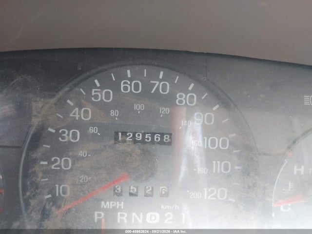 45982824 :رقم المزاد ، 2MEFM74W22X657343 vin ، 2002 Mercury Grand Marquis Gs مزاد بيع
