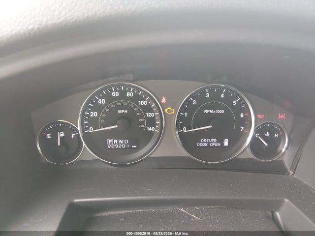 45982916 :رقم المزاد ، 1J8HG58N28C205852 vin ، 2008 Jeep Commander Limited مزاد بيع
