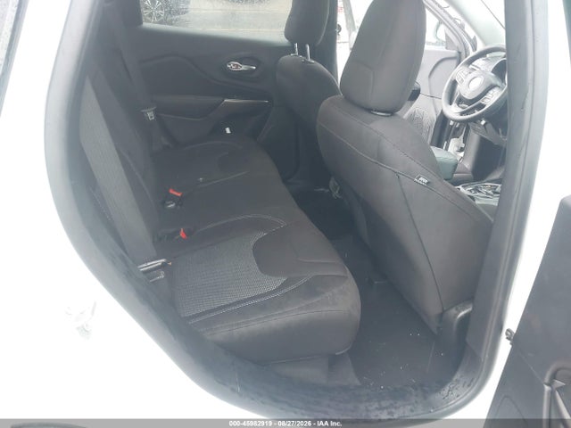 45982919 :رقم المزاد ، 1C4PJLCB9KD332198 vin ، 2019 Jeep Cherokee Latitude Fwd مزاد بيع