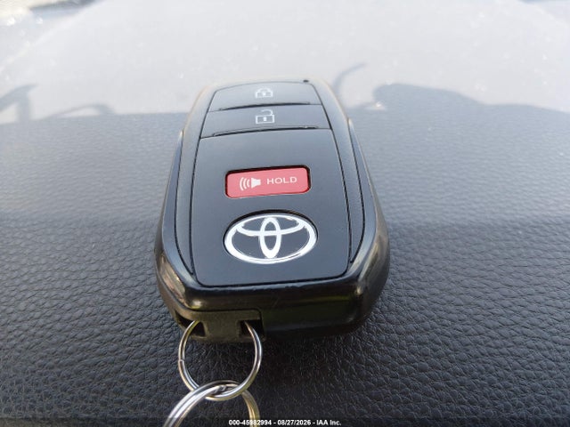 2026 Toyota Corolla Cross Le მანქანა იყიდება აუქციონზე, vin: 7MUCAABG6TV160711, აუქციონის ნომერი: 45982994