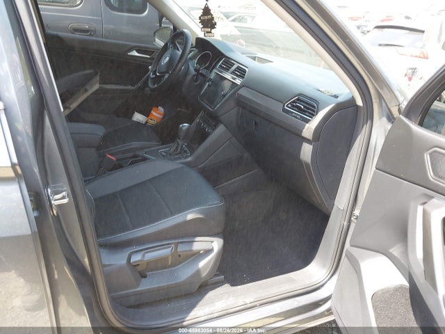 2021 Volkswagen Tiguan მანქანა იყიდება აუქციონზე, vin: 3VV3B7AX2MM071295, აუქციონის ნომერი: 45983054