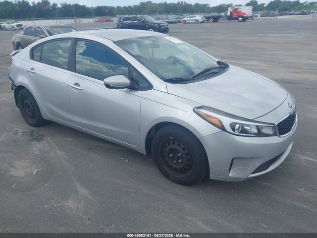 45983141 :رقم المزاد ، 3KPFL4A78JE197108 vin ، 2018 Kia Forte Lx مزاد بيع